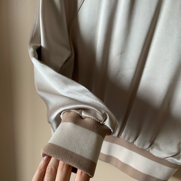 Aritzia little moon bomber jacket - Picture 3 of 6